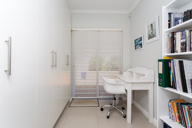 3 Bedroom Property for Sale in Sunningdale Western Cape